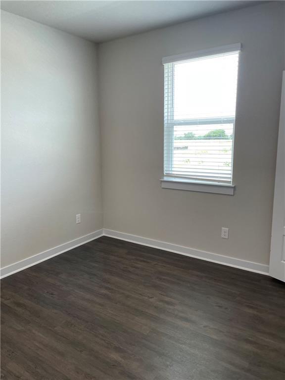 Building Photo - 609 Paddock Ln