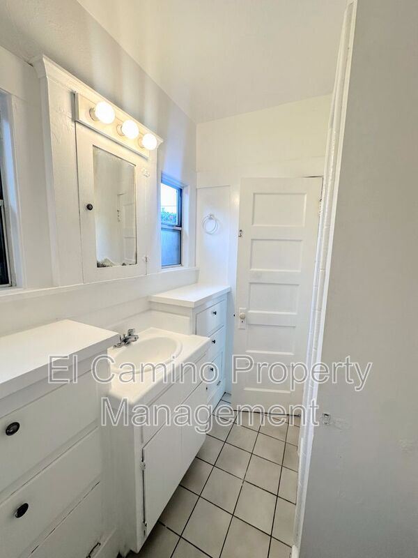 Building Photo - 5758 Pickering Ave