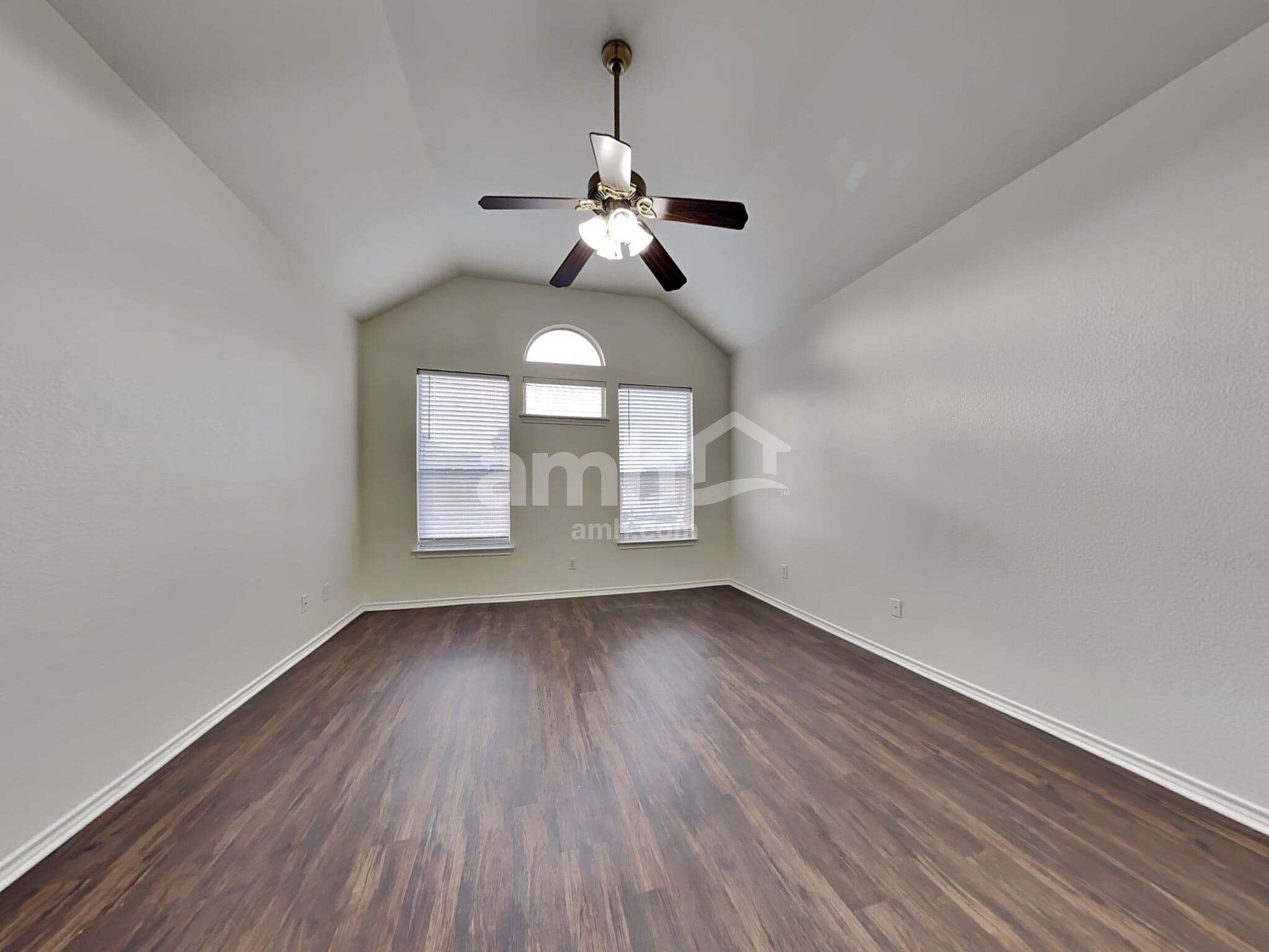 Building Photo - 8751 Sunset Trace Dr