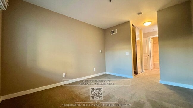 Building Photo - Charming One bedroom with Private terrace.