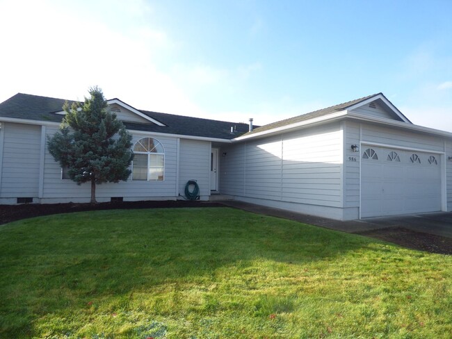 Primary Photo - 3 bed Home in Keizer!