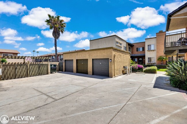 Building Photo - Beautifully Renovated 2-Bedroom Corner Tow...