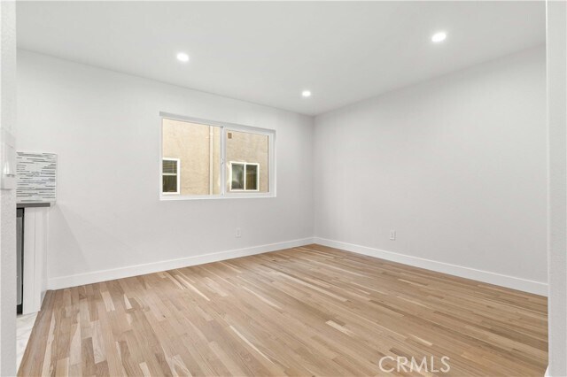 Building Photo - 552 Hahn Ave