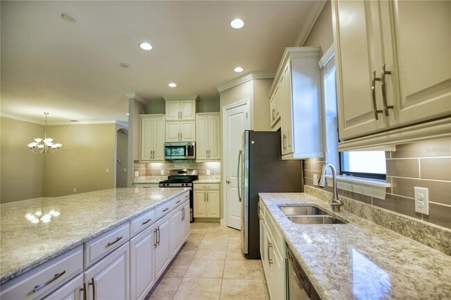 Building Photo - 5628 Semolino St
