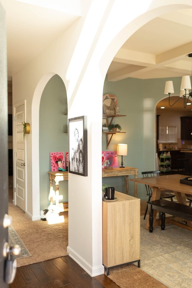 Building Photo - 523 Twin Vw Ct