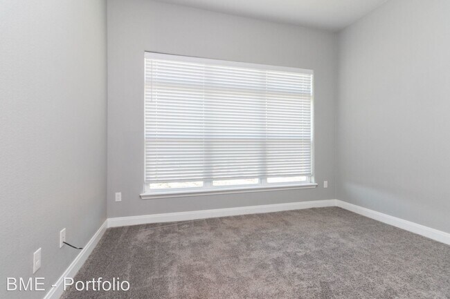 Building Photo - 4 br, 3 bath House - 9405 Kori