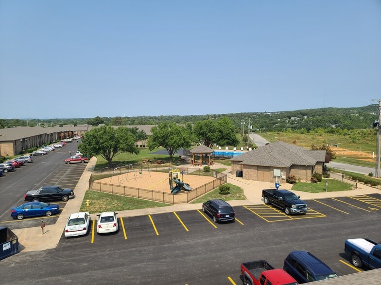 White River Mountain Apartments 115 White River Mountain Blvd