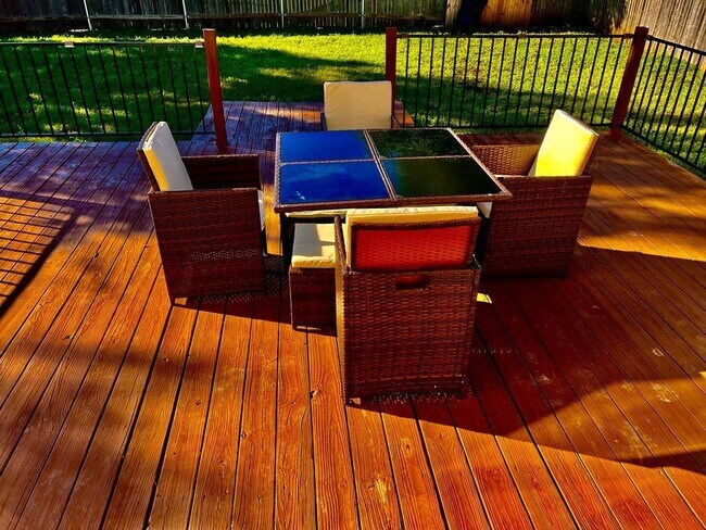 Building Photo - 1002 Port Daniel Dr