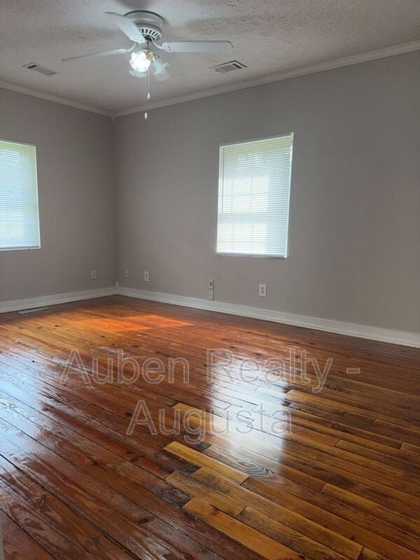 Building Photo - 328 Seminole Dr