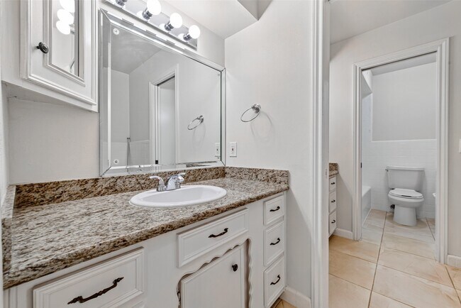 Building Photo - 6222 Creekbend Dr