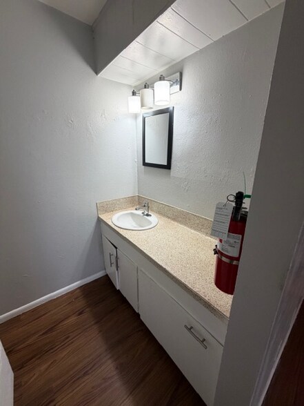 Building Photo - 5220 Weber Rd