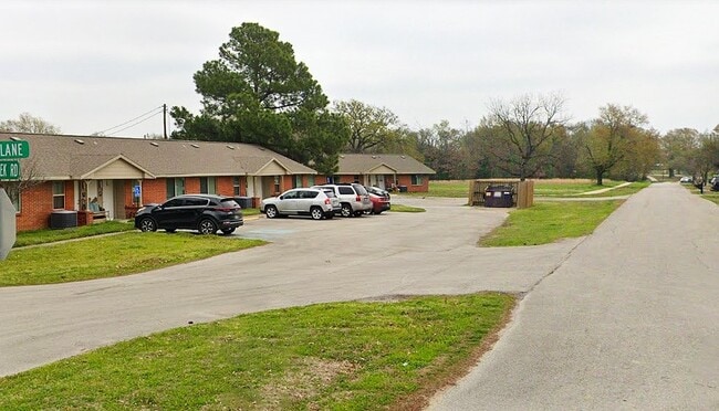 Building Photo - 503 Crooked Creek Rd