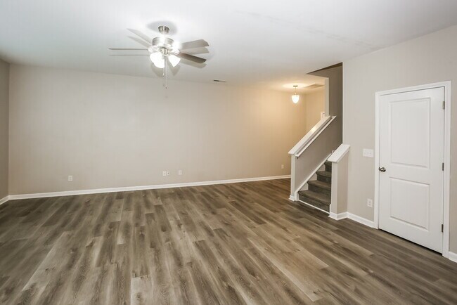 Building Photo - 10012 Portaferry Dr