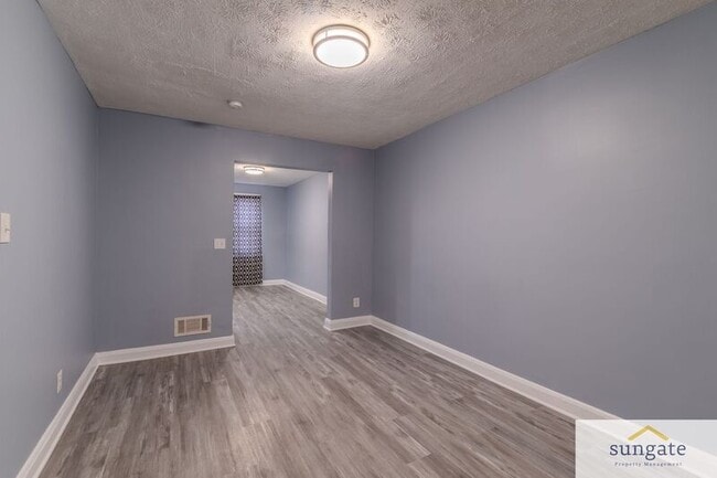Building Photo - 1504 Elrino St