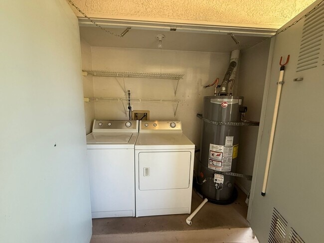 Building Photo - 1BR/1BA Condo w/ ASSIGNED PARKING for rent near Del Mar AVAILABLE NOW!