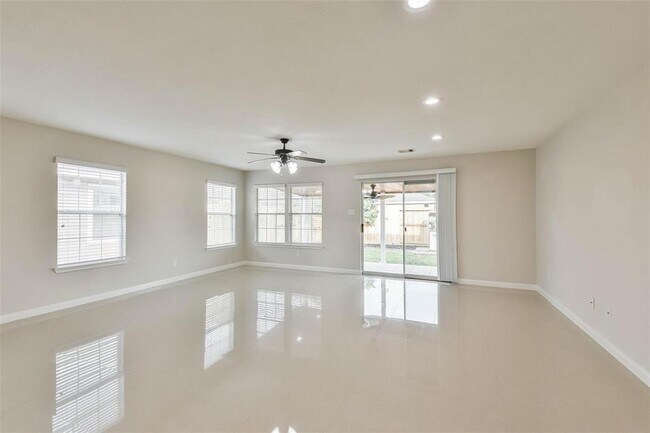Building Photo - 7718 Shavano Ln