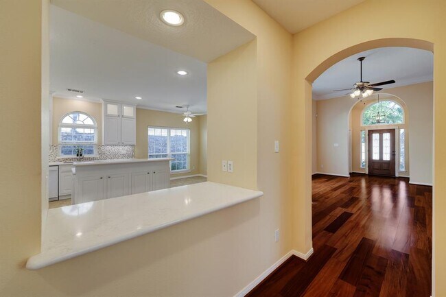 Building Photo - 5022 Coral Gables Dr