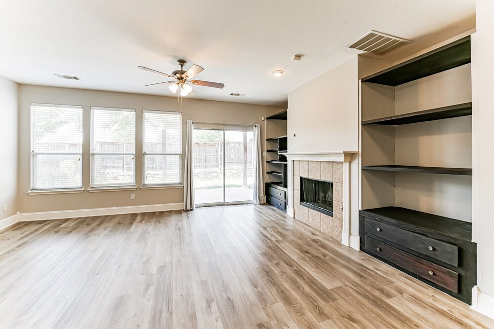 Building Photo - 5621 Starwood Ct