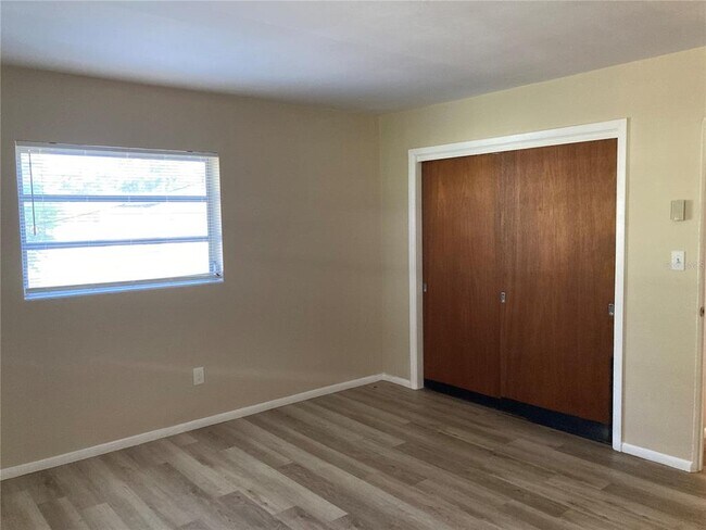 Building Photo - 1194 Porter Dr