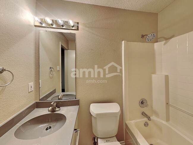 Building Photo - 8432 Odell St
