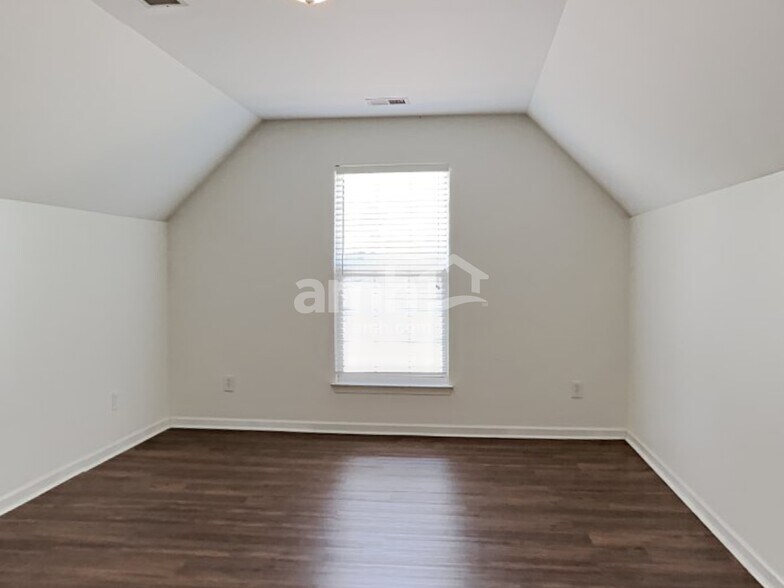 Building Photo - 12803 Winget Rd