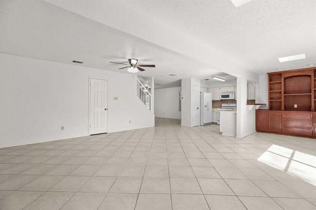 Building Photo - 13313 Black Canyon Dr