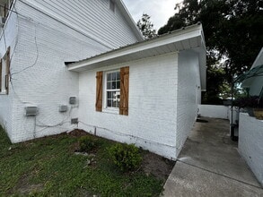 Building Photo - Apartment for Rent
