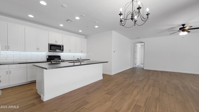Building Photo - 20698 W Legend Trail