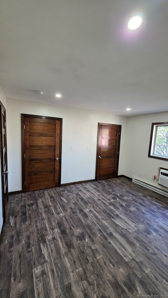 Building Photo - 215 Edgemoor Rd