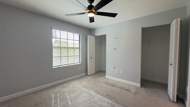 Building Photo - 4230 Napoli Lake Dr