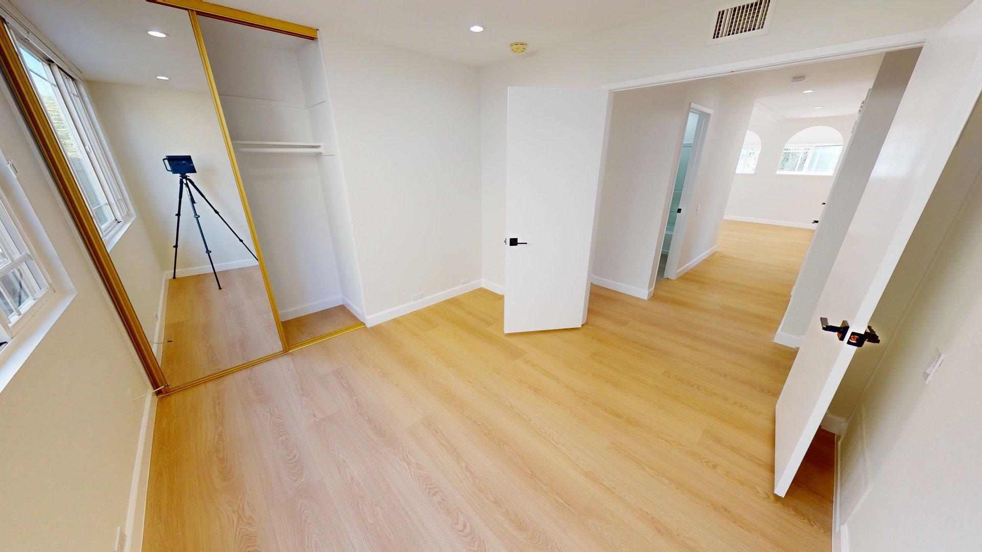 Building Photo - 2802 Sierra Dr