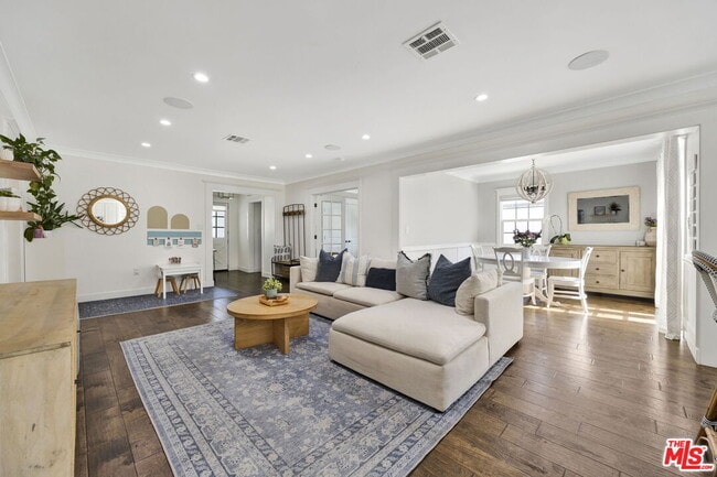 Building Photo - 4621 Allott Ave