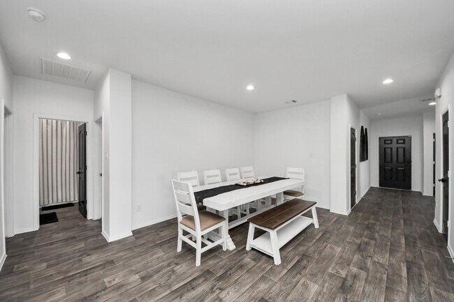 Building Photo - 22939 San Giorgio Ct