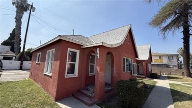 Building Photo - 266 W 9th St