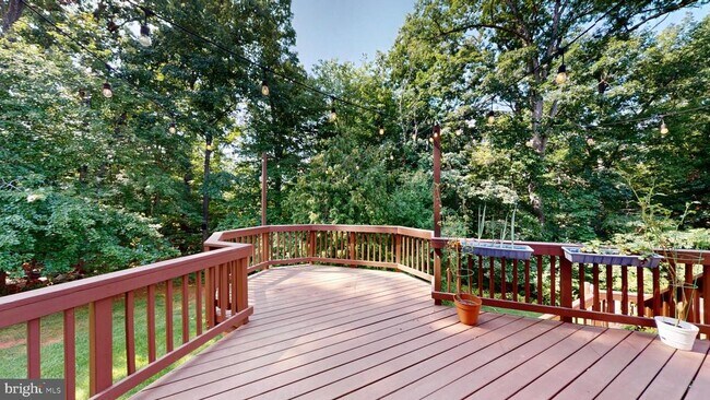 Building Photo - 200 Sulgrave Ct