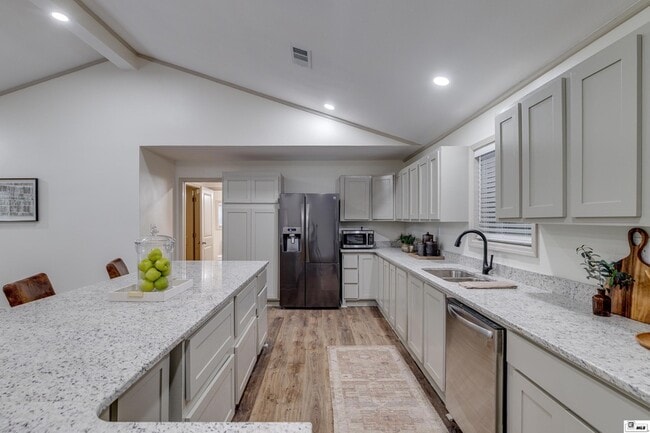 Building Photo - 281 Williams Rd