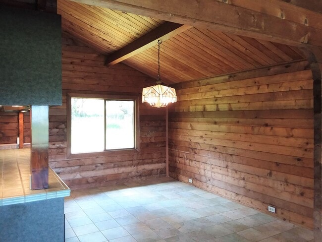 Building Photo - Oye, Alton M. and Brandie L. - Mamalahoa