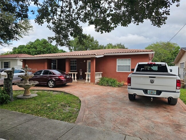 Building Photo - 651 SW 66th Ave