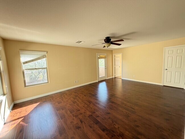 Building Photo - 5450 Pinecroft Dr