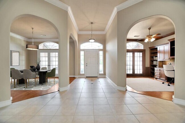 Building Photo - 6615 Butler Oaks Ct
