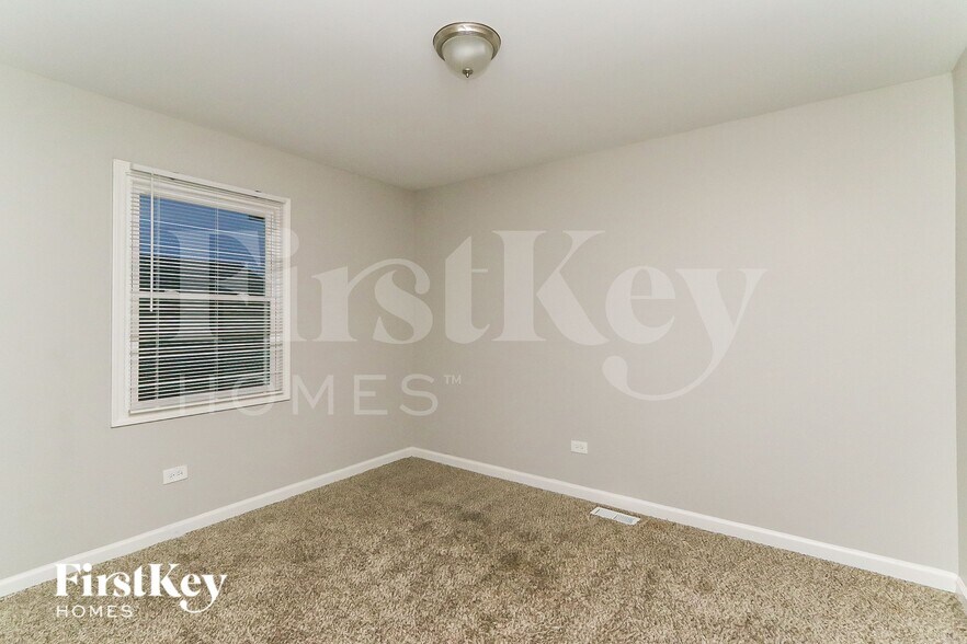 Building Photo - 2105 THREE Forks Dr