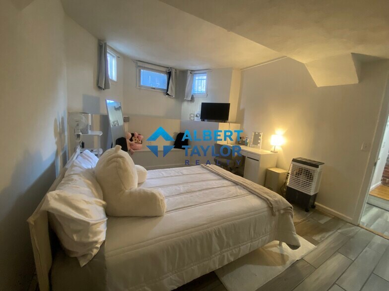 Building Photo - 14 Wigglesworth St