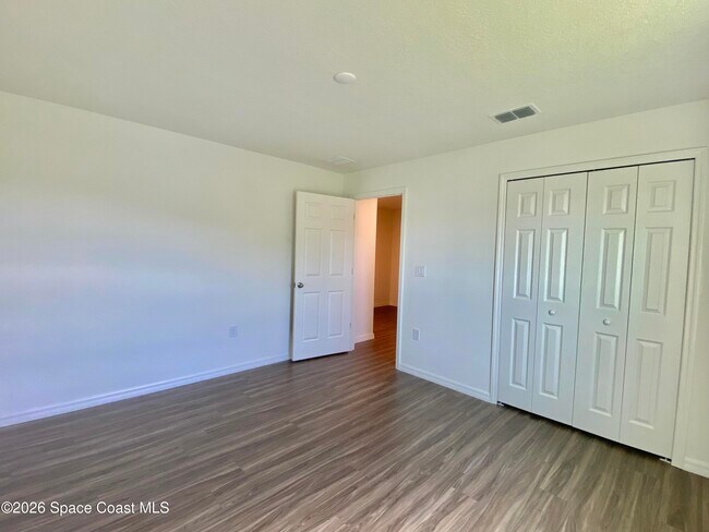 Building Photo - 1210 Dania Cir