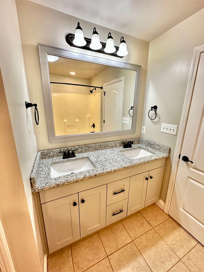 Building Photo - 8022 Brookside Ln