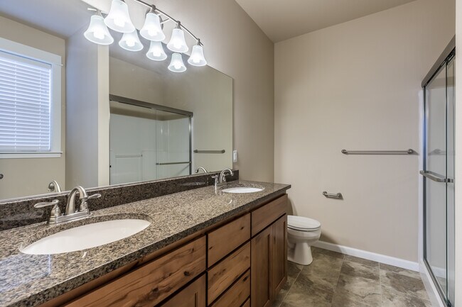 Building Photo - 35611 Valley View Dr