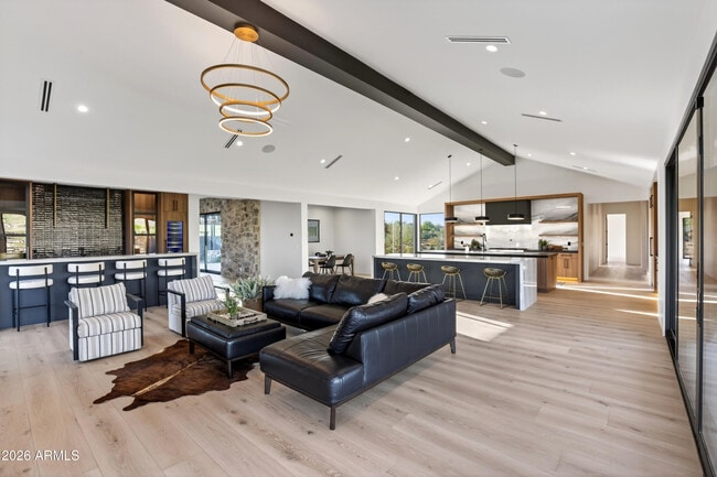 Building Photo - 9067 E Rimrock Dr