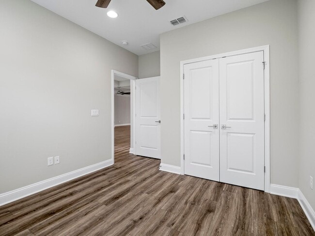 Building Photo - 4 bedroom, 3 bath home in Grand Landings G...