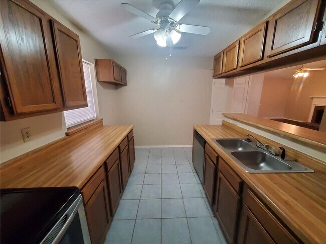 Building Photo - Move in ready home in Mesquite!