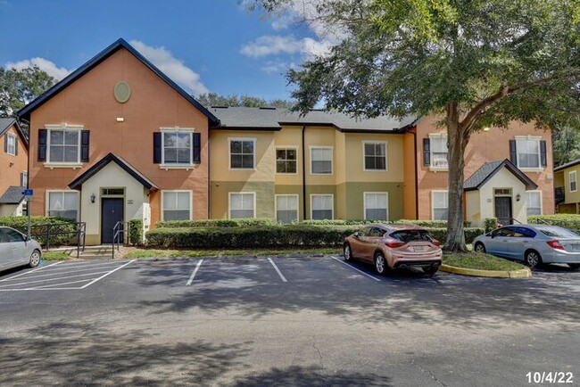 Primary Photo - Beautiful 3/2 Spacious Condo with Lawn Car...