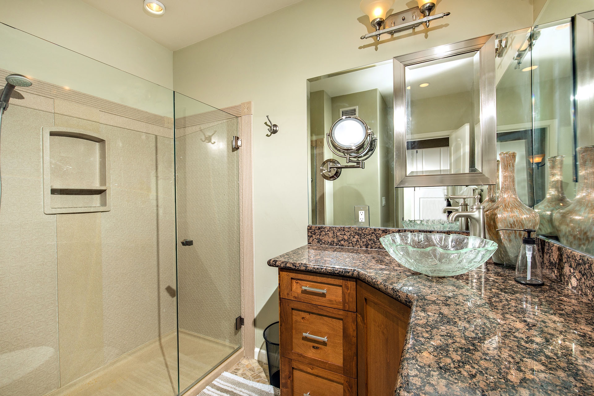 Building Photo - 3572 4th Ave